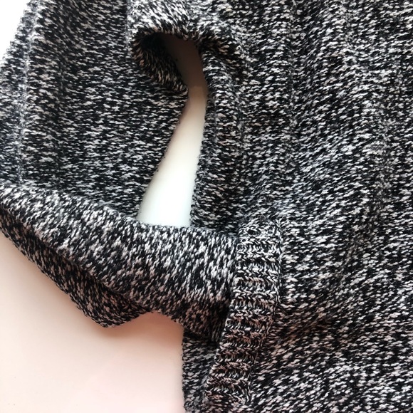 Aritzia TNA chunky salt and pepper sweater - Picture 4 of 7
